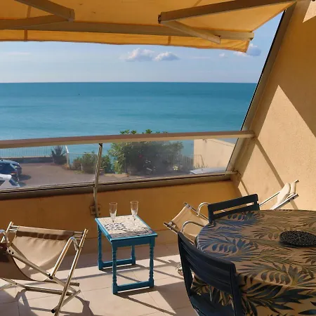 Appartamento En Front De Avec Parking Et Climatisation, - Fr-1-472a-265 *