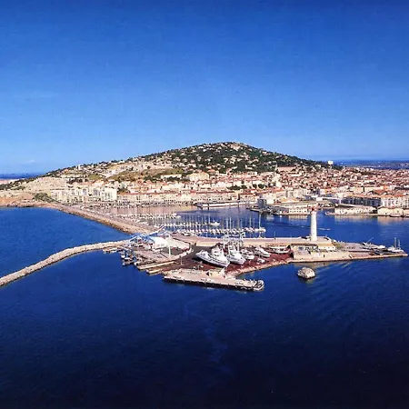 Studio En Front De Mer Avec Parking Et Climatisation, Sete - Fr-1-472A-265 *